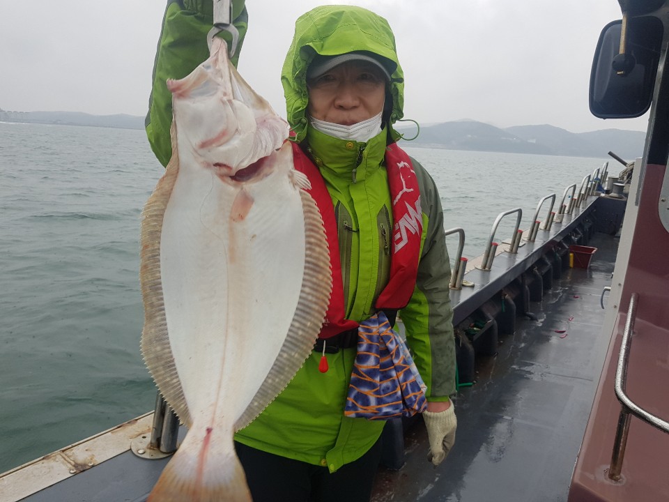 4월19일 용진호 머언~바다 조황