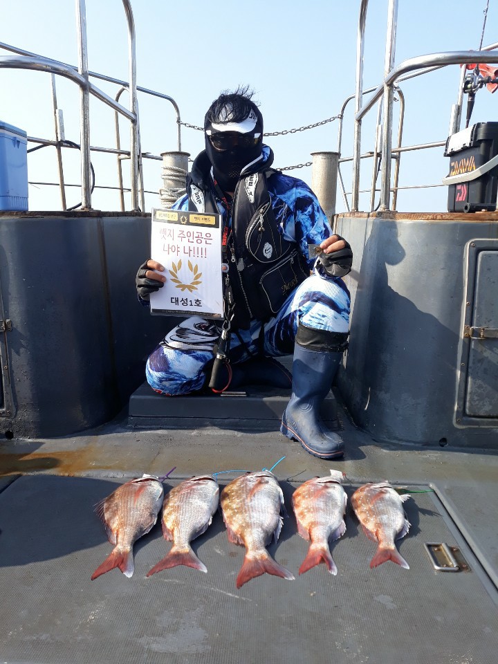 7월17일 뺏지주인공은 누규?