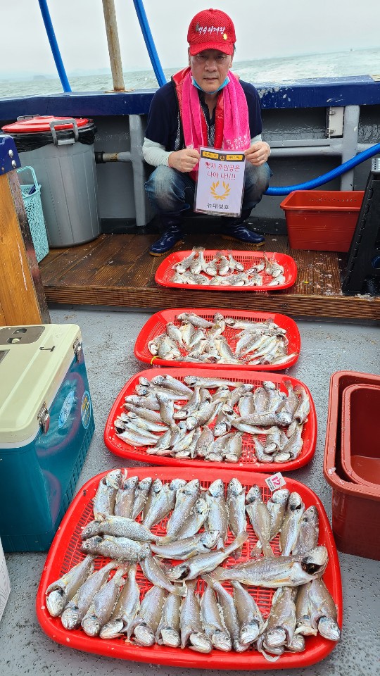 8월12일 뺏지 주인공은 누구?