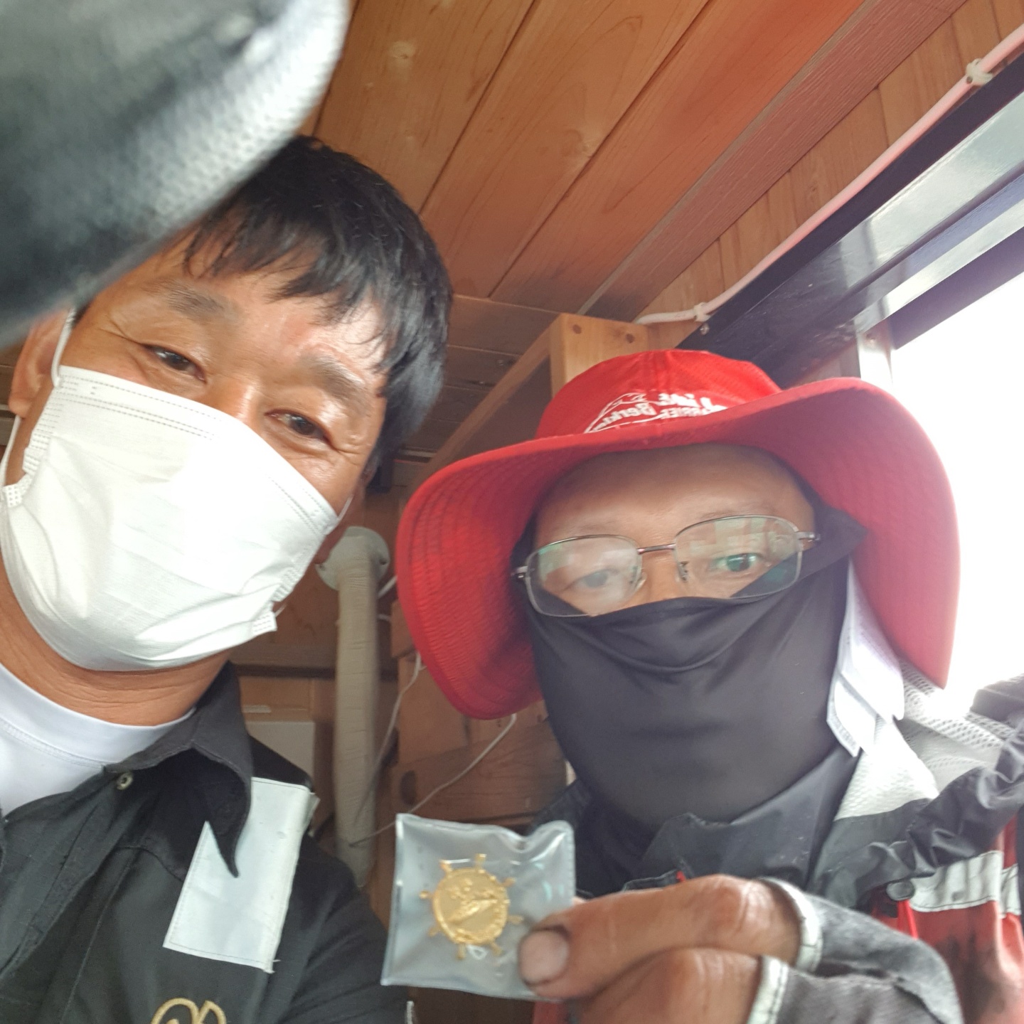 10월 15일 뱃지 주인공은 뉴규??