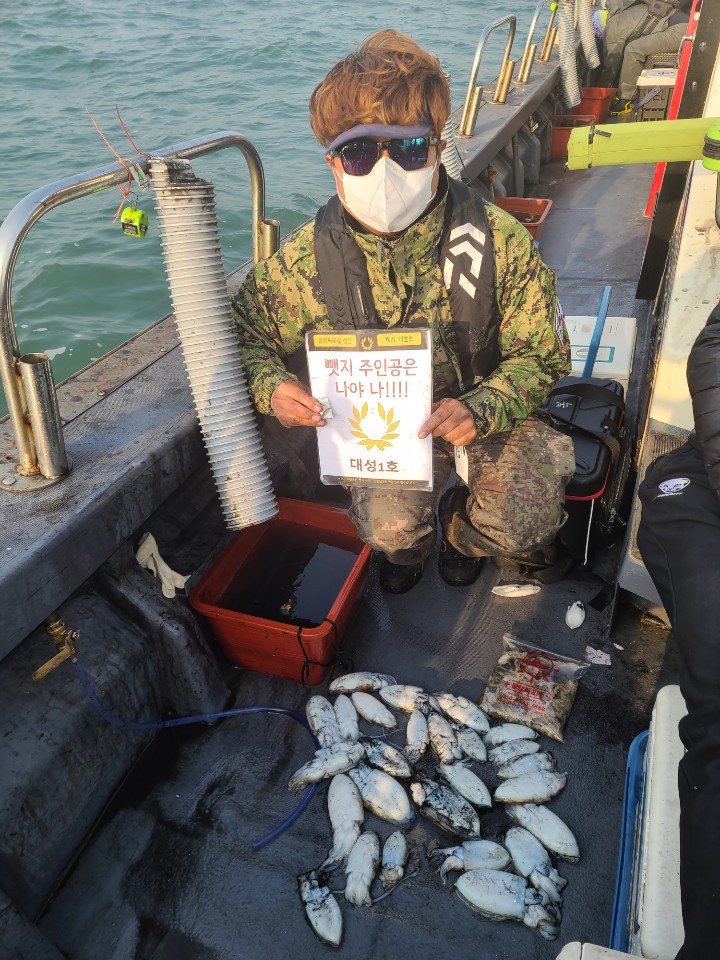 10월 19일 뱃지 주인공은 뉴규??