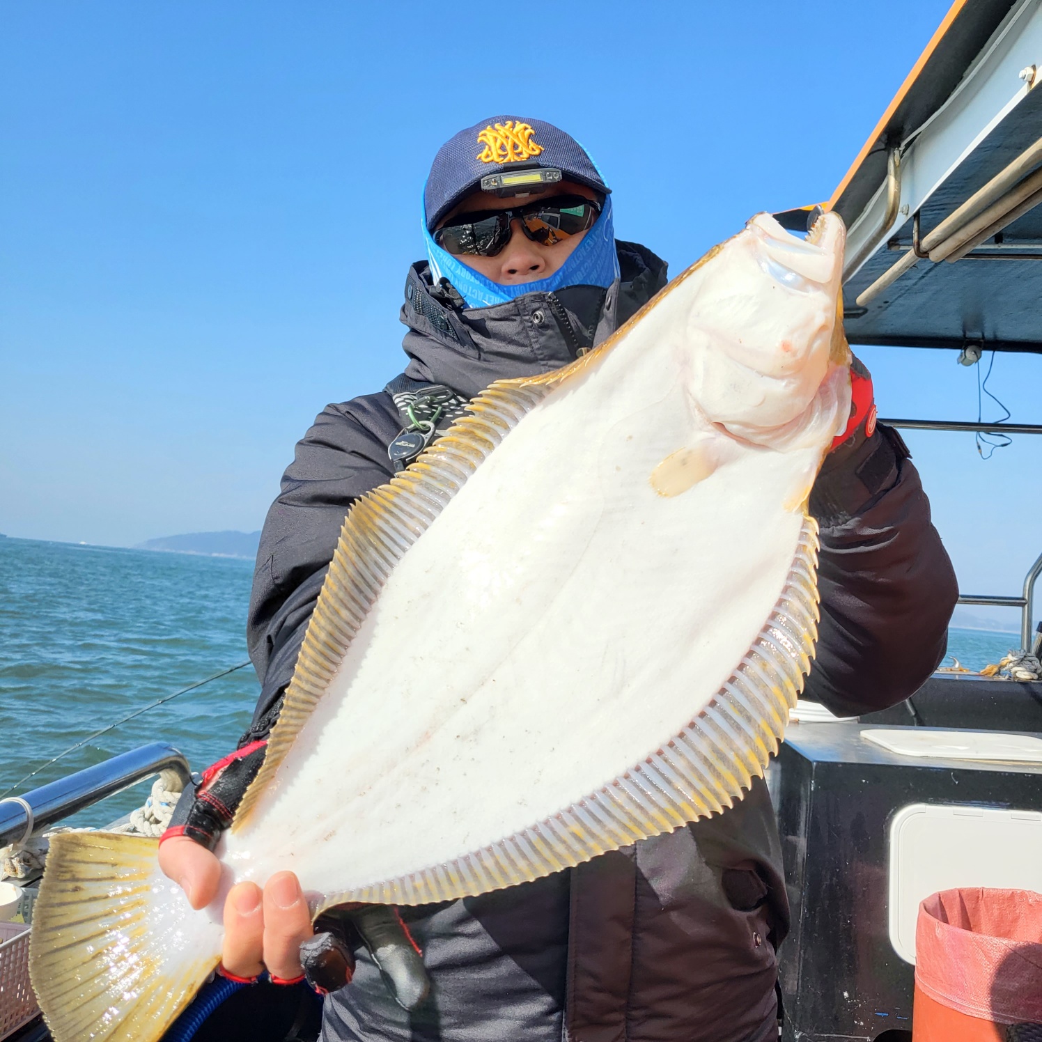 4월 9일 13인 대성호 광어탐사 실시간입니다