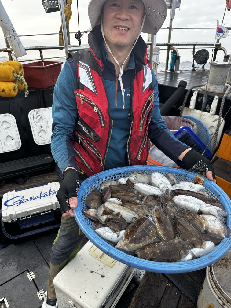 10월 4일 대성호 갑오징어 조황입니다